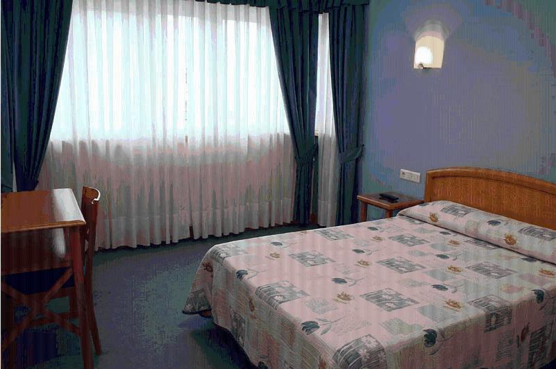 Hotel La Guindal Arriondas Δωμάτιο φωτογραφία