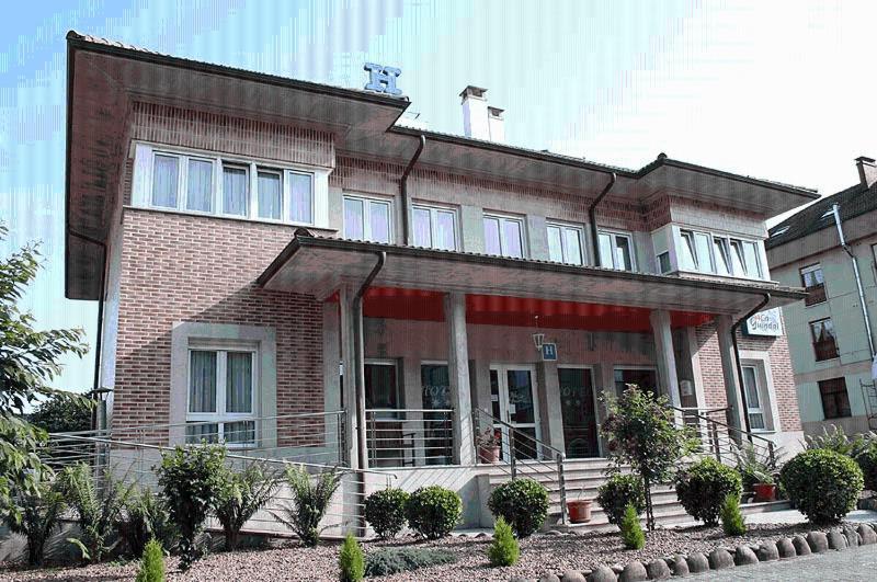 Hotel La Guindal Arriondas Εξωτερικό φωτογραφία